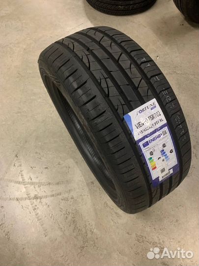 Fortune FSR702 235/45 R18 98Y