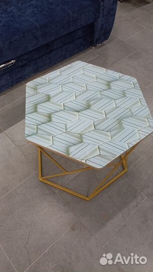 Журнальный столик