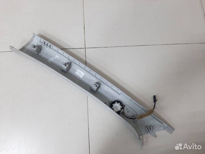 Обшивка стойки Volkswagen Jetta 5K 2011