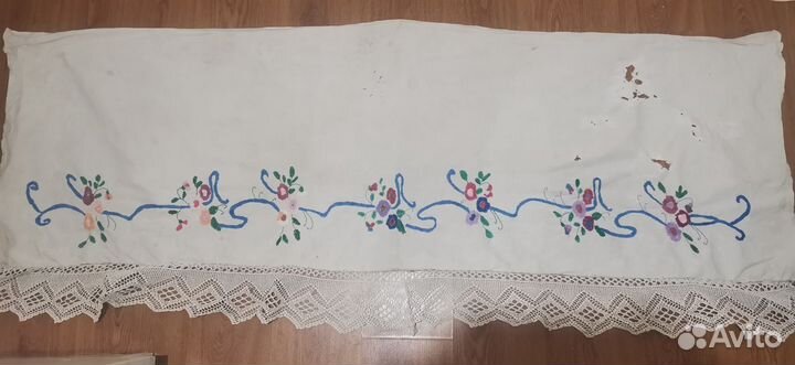 Подзор с вышивкой