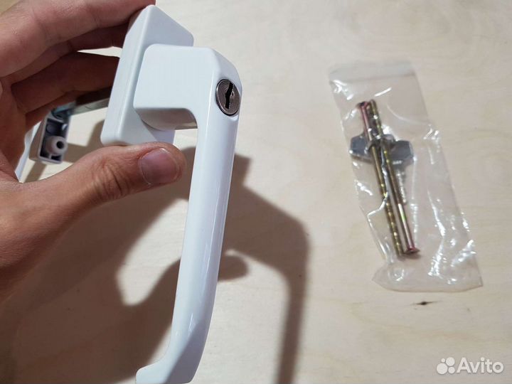 Двусторонняя ручка на балкон