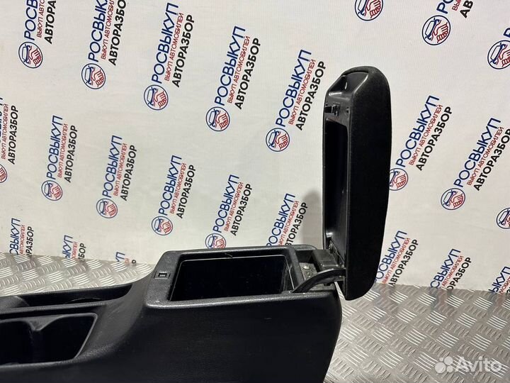 Подлокотник Mitsubishi Lancer 9