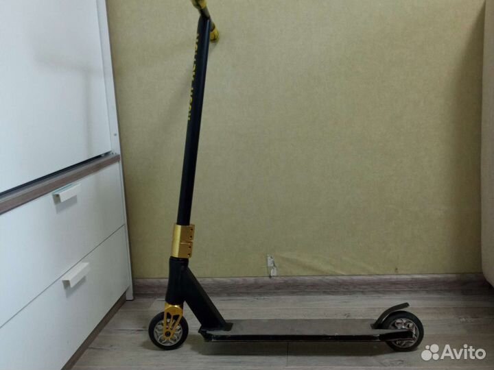 Продам трюковой самокат