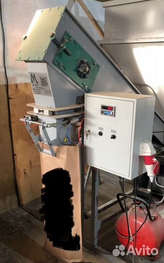 Подается фасовочное оборудование