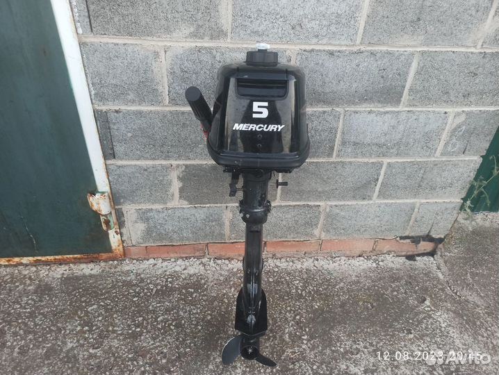 Лодочный мотор