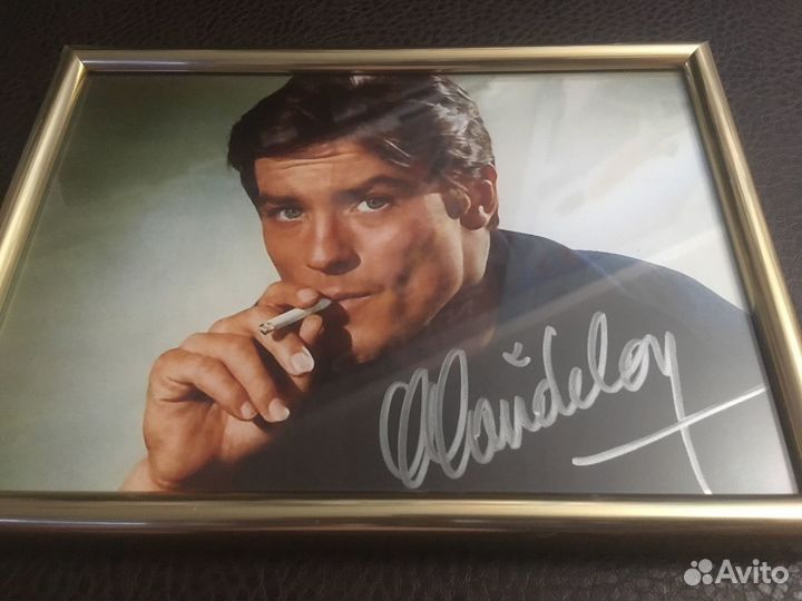 Оригинальный автограф Алена Делона в золотой рамке