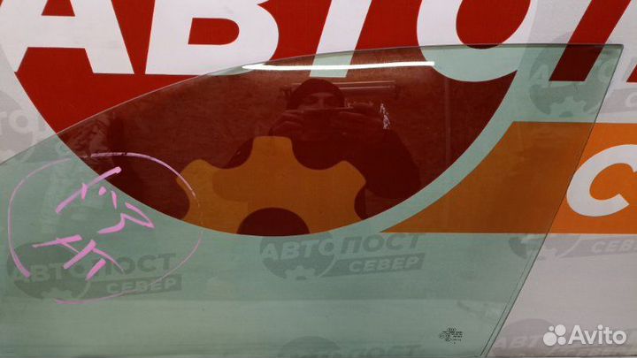 Стекло двери переднее левое Audi A4 B7 AUK 2006