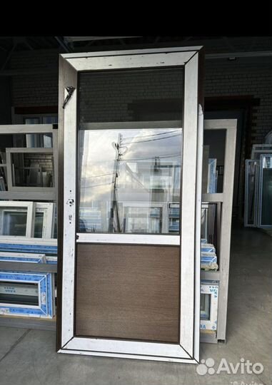 Двери пластиковые входные