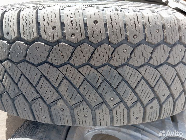 Gislaved Nord Frost 200 215/65 R16