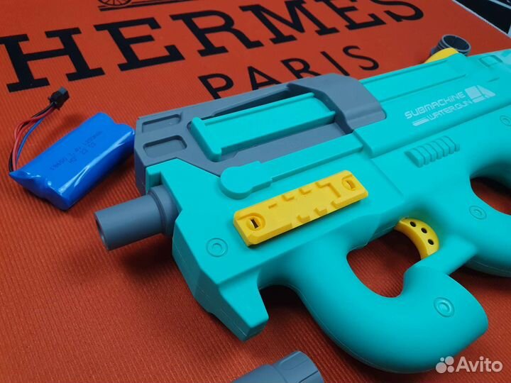 Водный пистолет электрический