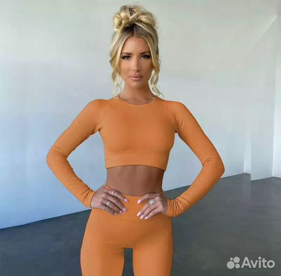 Бесшовный спортивный костюм S