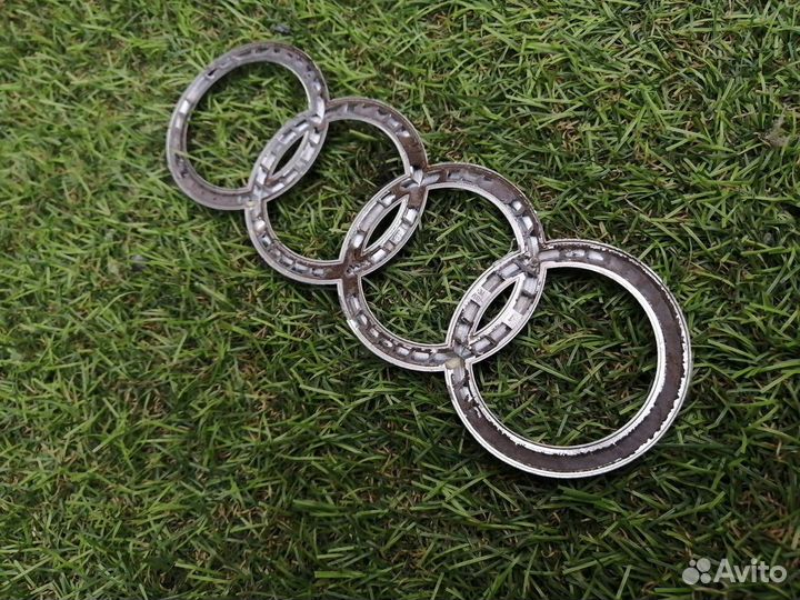 Эмблема Audi A4 B7