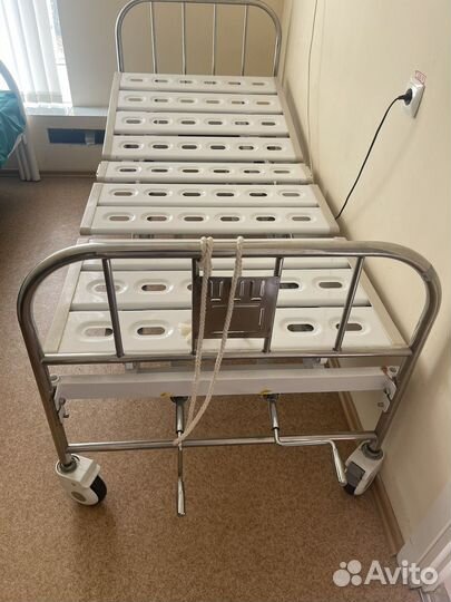 Медицинская кровать