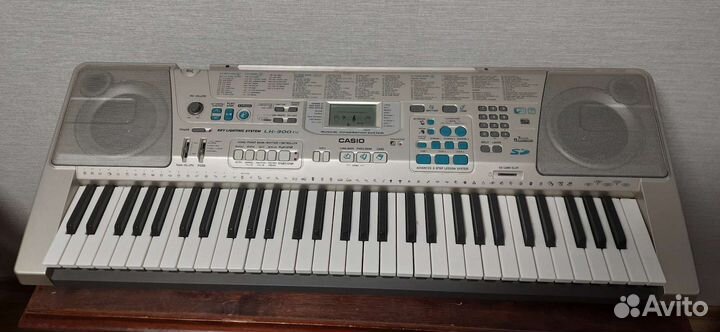 Синтезатор casio lk-300tv