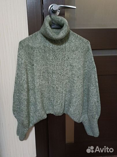 Свитер женский ручной вязки