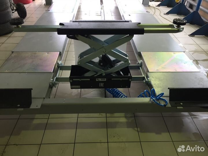 Траверса гидравлическая для подъемника и ямы