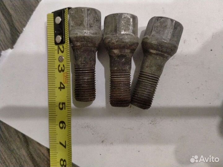 Болты для колёс