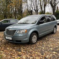 Chrysler Town & Country 3.3 AT, 2008, 143 000 км, с пробегом, цена 1 300 000 руб.