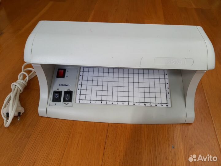 Детектор банкнот Assistant 530