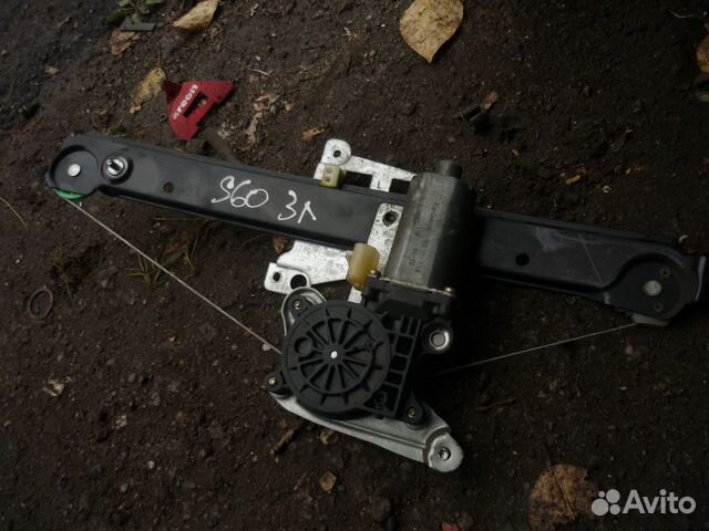 Стеклоподъемник электр. задний левый Вольво S60