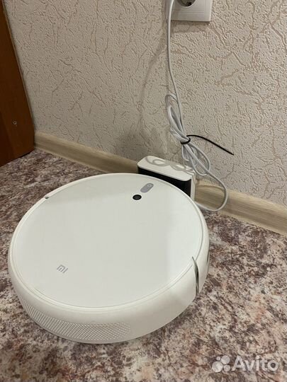 Продам Xiaomi Робот-пылесос Mi Robot Vacuum