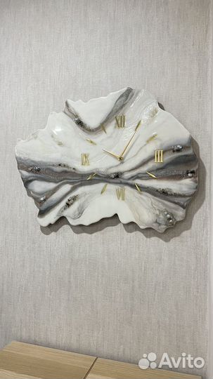 Интерьерные настенные часы жеода с подсветкой