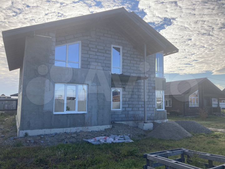 Дом 180 м² на участке 12 сот.