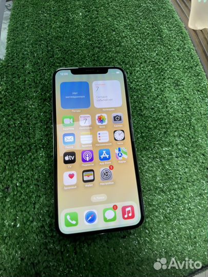 iPhone X, 64 ГБ