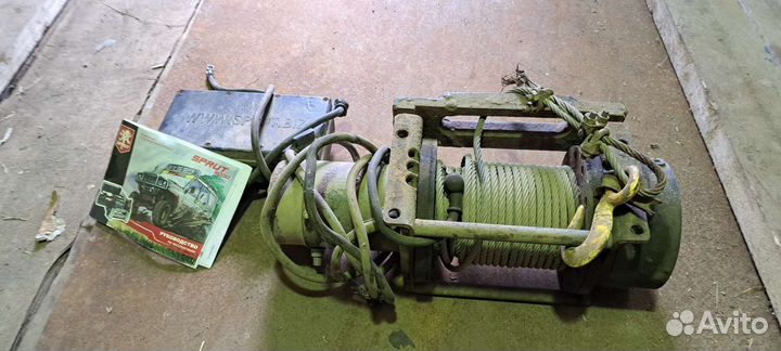 Лебедка автомобильная электромеханическая