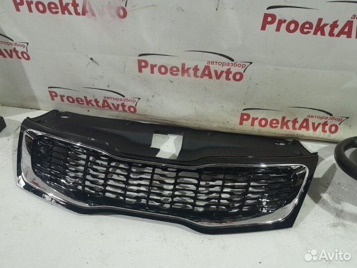 Решетка радиатора Kia Rio 3 2013