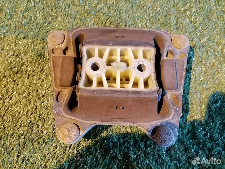 Опора кпп (подушка) задняя 4F0399151AM Audi A6 C6