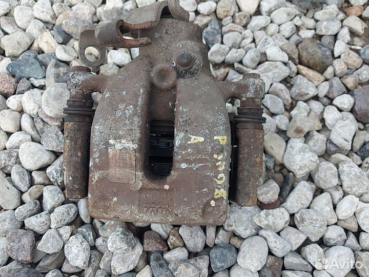 Суппорт задний Пежо 3008