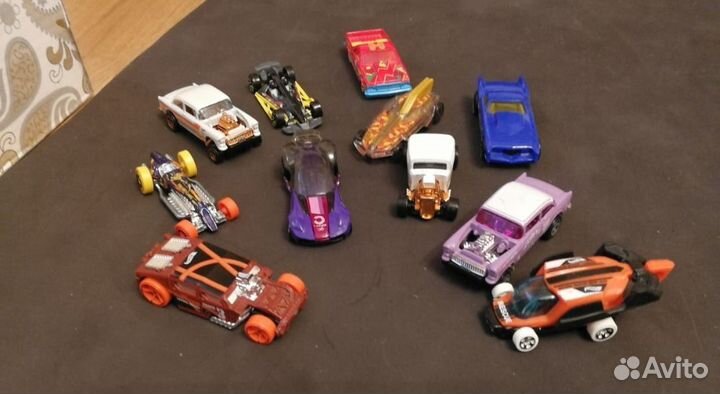 Hot wheels машинки