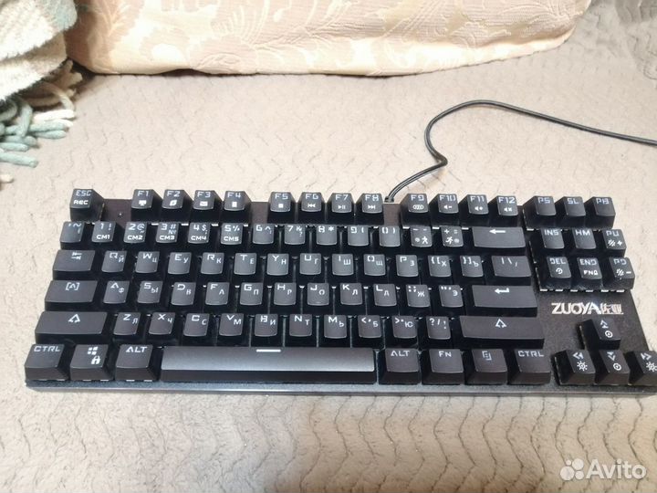 Клавиатура механическая проводная с RGB-подсветкой