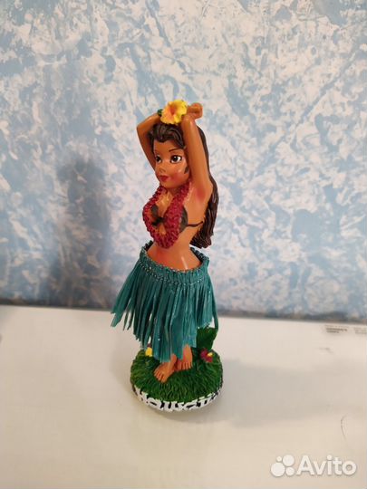 Куколка в машину