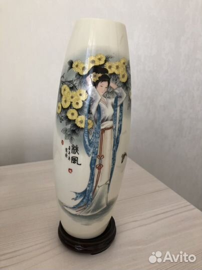 Ваза для цветов фарфоровая