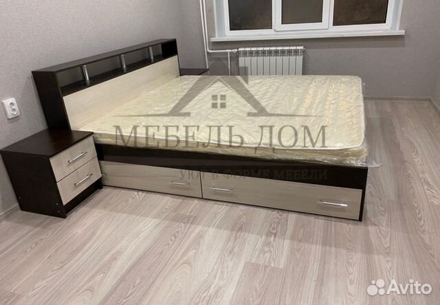 Кровать с матрасом