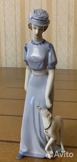 Девушка с борзой, фарфор, Чехия, 25 см
