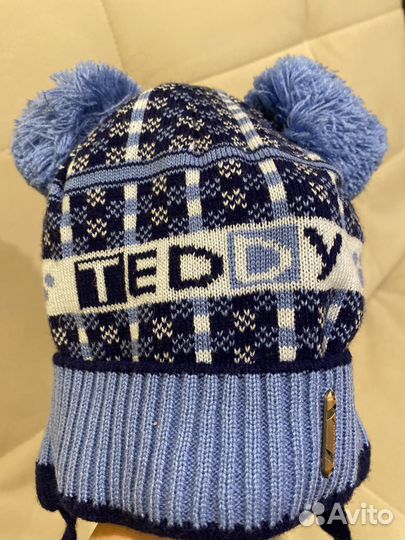 Шапка теплая на флисе новая с биркой на 2 года