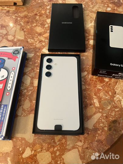 Samsung Galaxy S24, 8/256 ГБ