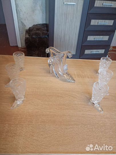 Набор ваза и рюмки