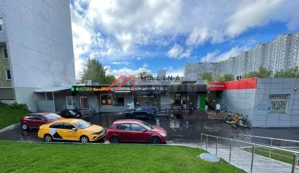 Продам торговое помещение, 348 м²