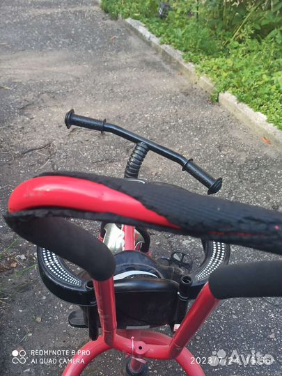 Детский велосипед с родительской ручкой
