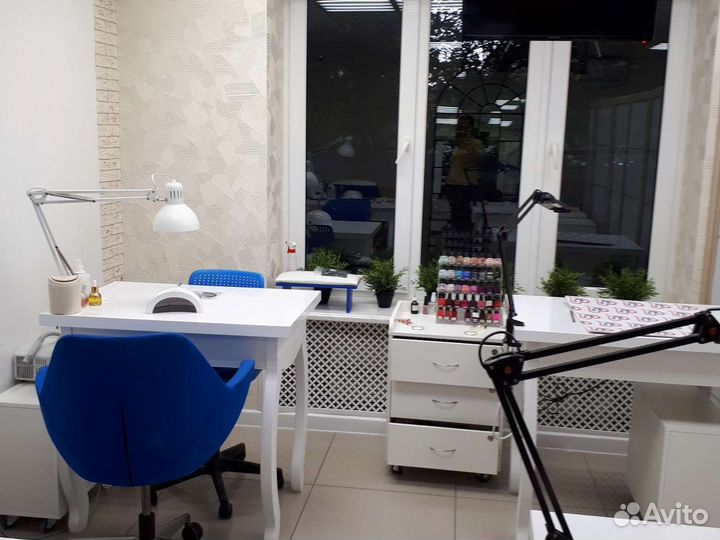 Стол маникюрный с пылесосом 4 шт