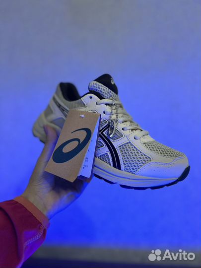 Кроссовки asics