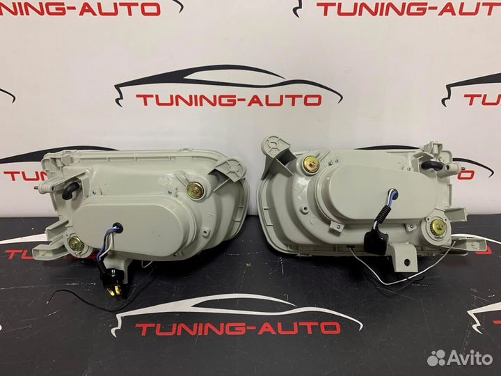 Фары на Terrano R50 темные линзы