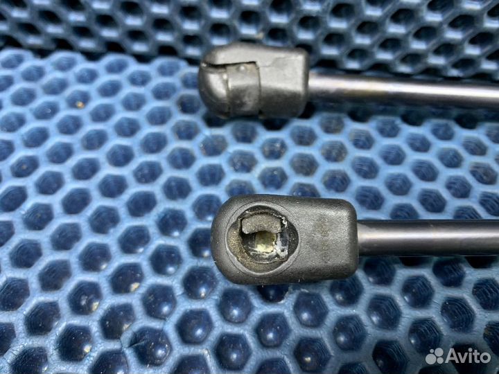 Амортизатор двери багажника Audi Q5 8R