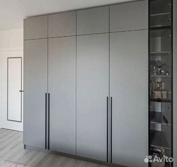 Шкаф распашной новый