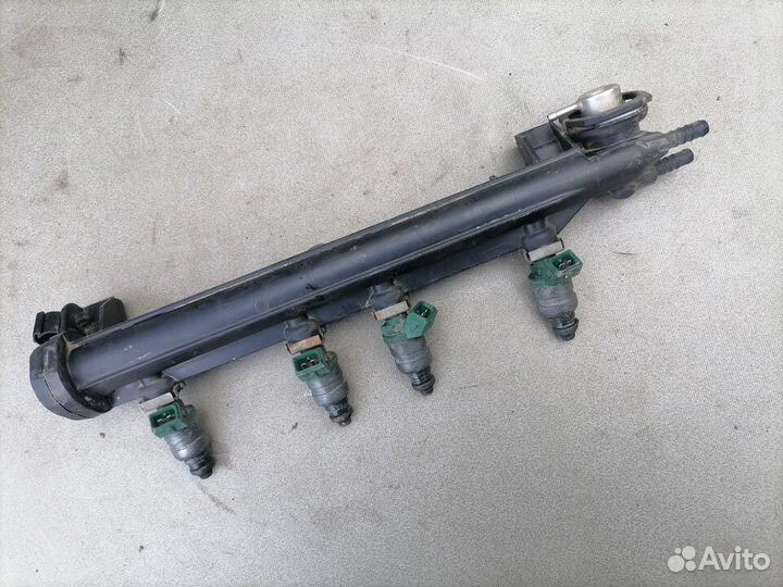 Форсунка 03790603IAA VW audi skoda seat 1,6 16V