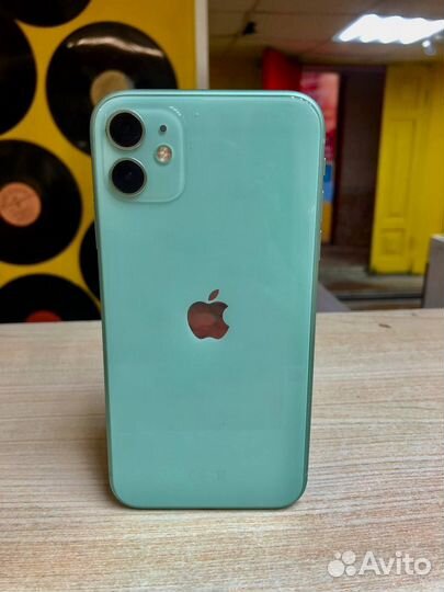 iPhone 11, 64 ГБ